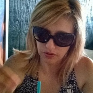 stephanie holford's avatar
