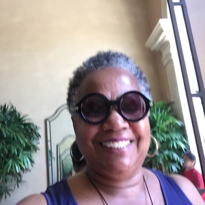 Cynthia Alves's avatar